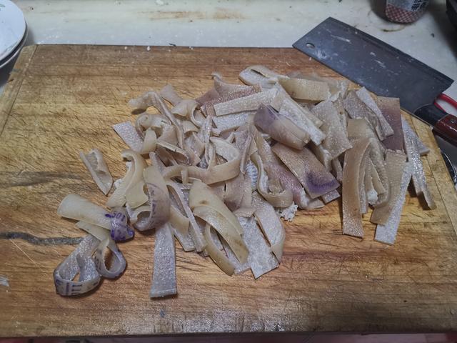 制作肉皮冻方法，肉皮冻最正宗的做法和步骤（猪皮冻家常做法）