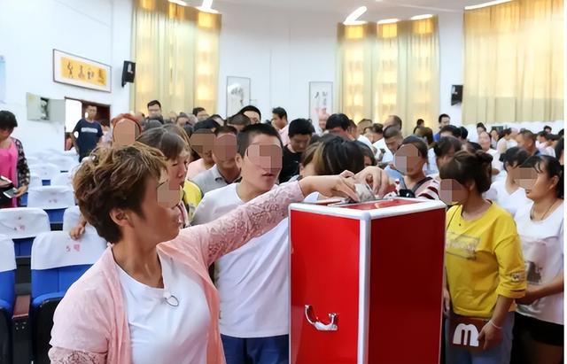 ​广西回应家长捐款，一家长组织捐款感谢老师