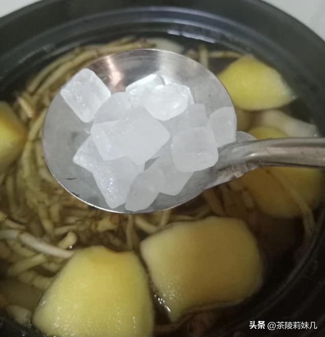  折耳根和什么煮水清热，搭配一物煮水喝