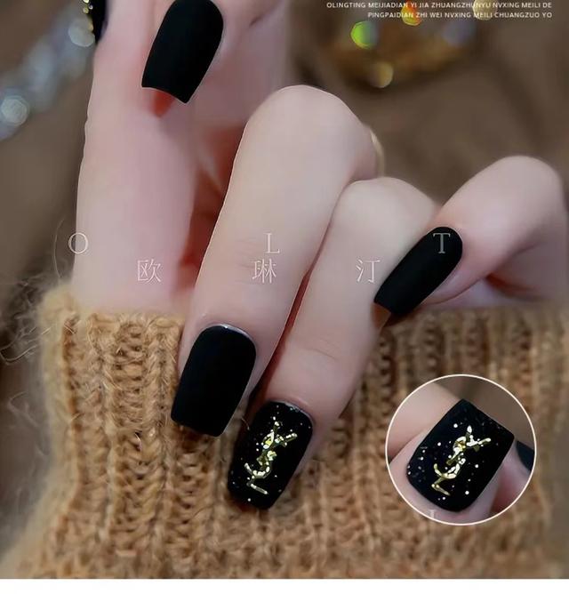 什么款式的美甲好看又显高贵，推荐几个美甲款式（秋冬千金/御姐/贵妇美甲合集来了）