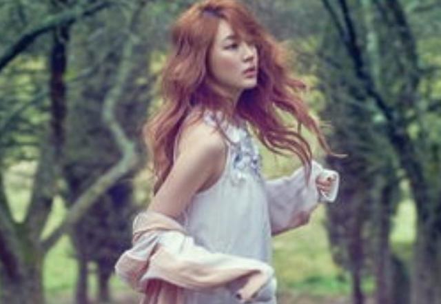 “甜美少女”尹恩惠：她是金钟国忘不了的女人，如今沦落在家种菜