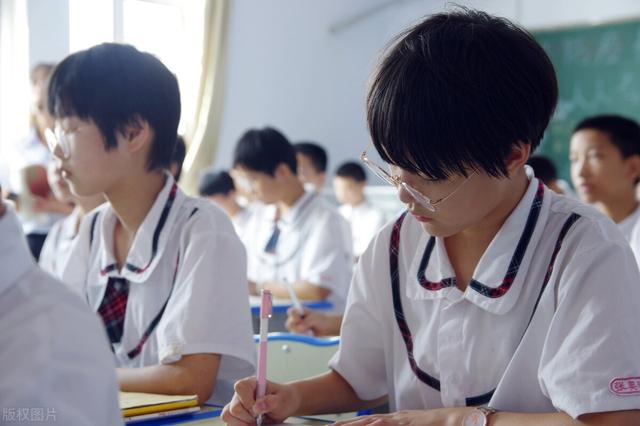 如何教育孩子学习，家长应该如何教育孩子学习的方法（家庭教育之孩子学习的引导与管控）