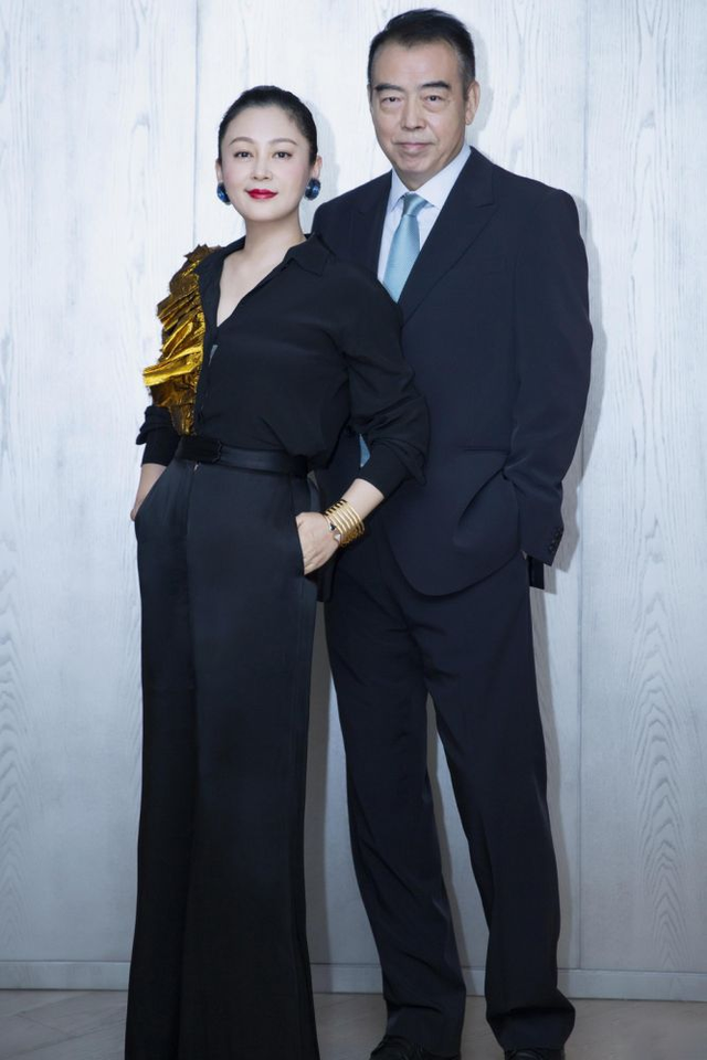 陈雨昂是陈红亲生的吗，陈红儿子陈雨昂（他为何转身就娶小16岁的陈红）