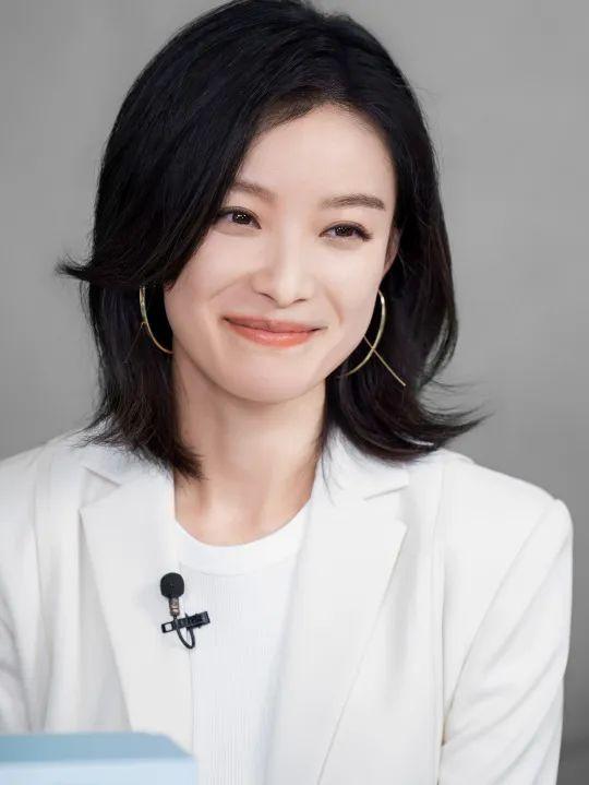 脑门大适合什么发型，脑门大适合啥发型（怎样才能找到适合自己的那款）