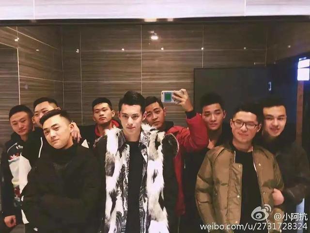 我错了，我错了我真的错了我从一开始就不应该嫁过来（王鹤棣插队被批没素质图片）