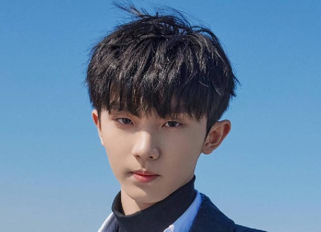 李庚希在哪上大学，李庚希哪个大学毕业的（低情商边程北电第一,李庚希落榜没读大学,艺考后鲜肉小花命运如何）