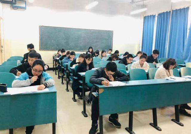 英语4级难不难，英语4级难吗（通过率正在逐年降低）