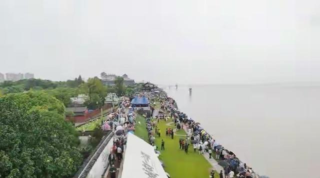 钱塘是指今天的什么地方，钱塘自古繁华的钱塘指哪里（见证天下第一奇观；现场观潮人山人海）