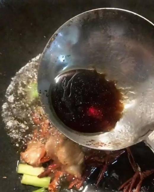 五花肉和大白菜怎样炒好吃，家常菜大白菜炒肉的做法