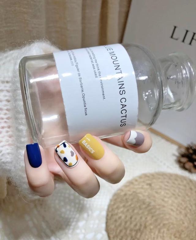 涂指甲油的小妙招，怎么涂好指甲油小窍门（指甲油怎么涂不容易掉）
