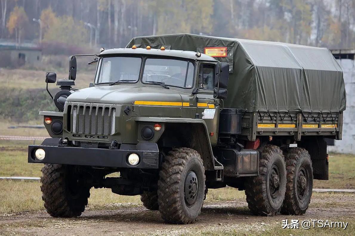 3,乌拉尔-4320型 6×6多用途卡车