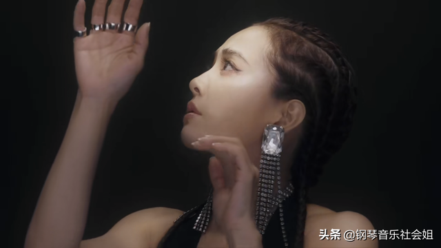 新歌排行榜，2021年最火的歌曲（2021年第四季度十大MV）