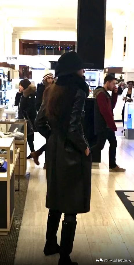 40岁美得让人移不开眼的女明星，这9位40+的“长腿”女星