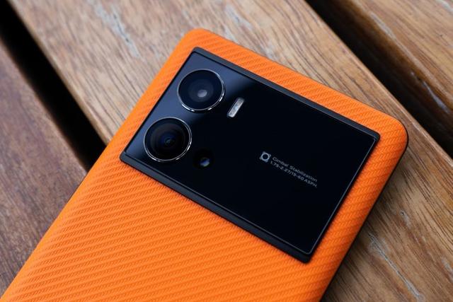 背部首，背的部首是什么（这三款手机让你瞬间“满血复活”）