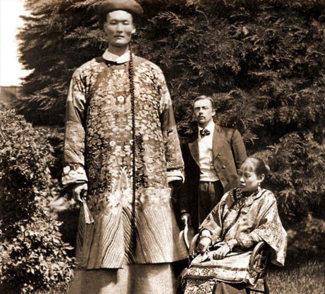 世界上有没有巨人，世界上真的存在巨人吗（中国2.48米“女巨人”）