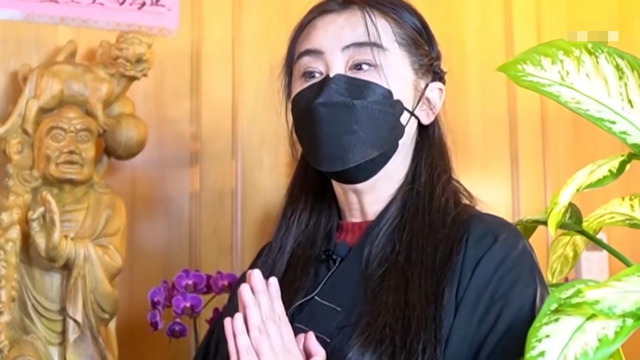 王祖贤个人资料，王祖贤个人资料简介身高（55岁王祖贤素颜现身海外寺庙）