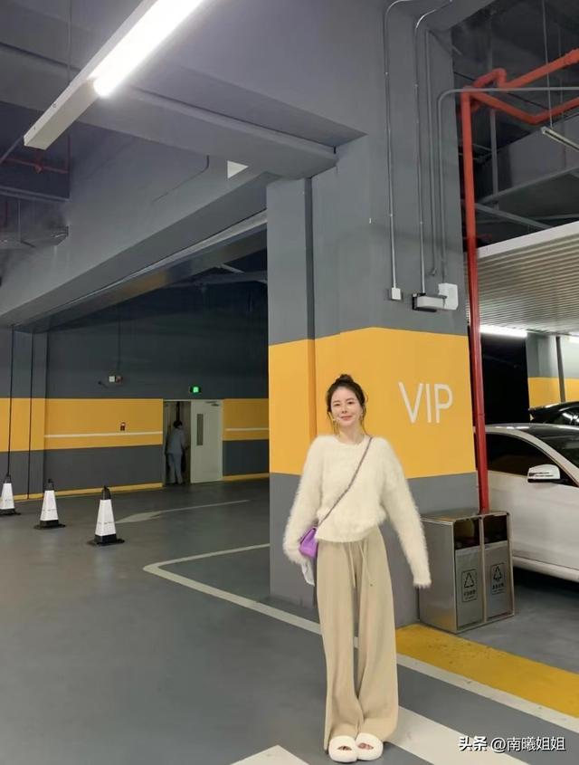 长发怎么扎好看，长直发怎么扎发型好看（今年流行这3种“高颅顶扎发”）