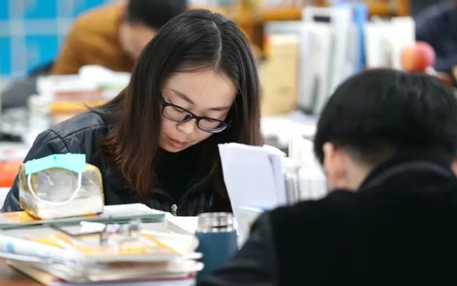 师范考研那个学校好考，哲学系考研院校（最难考学校前10名有7所师范）