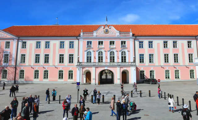 苏联解体成几个国家，前苏联解体后分成了哪几个国家（苏联解体后的15个国家）