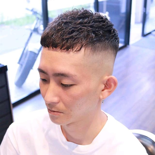 长方脸适合什么发型，脸长方脸适合什么发型（这10款发型帅气又显年轻）
