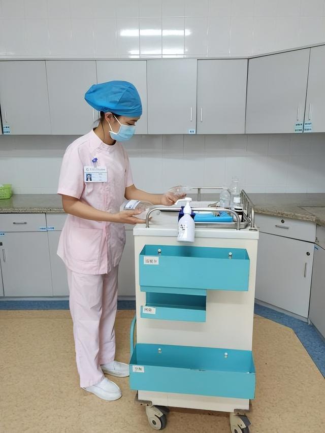 爱护眼睛绘画图片，保护眼睛的儿童画怎么画（手绘致敬白衣天使）