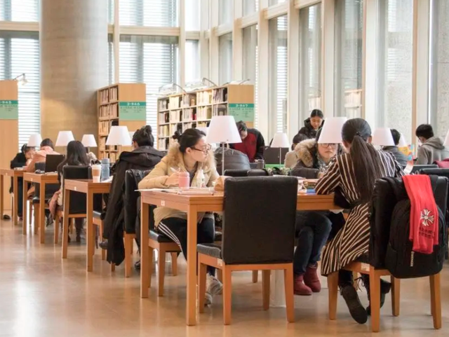 石家庄学院是什么档次的大学，2020年石家庄学院排名（石家庄学院拟录14名博士）