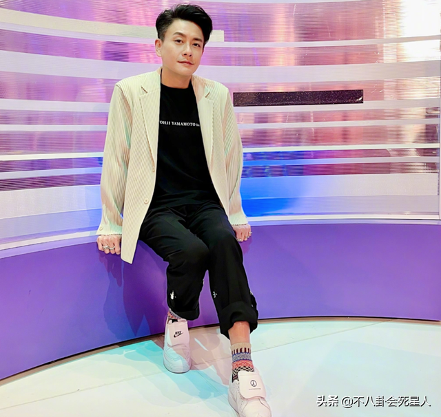 对自己简短的励志谈话，对自己简短的励志谈话稿（TVB小生也老得快）