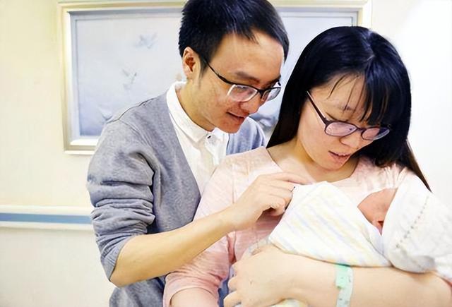 如何照顾新生婴儿，如何照顾新生婴儿呢（请谨记“一月睡二月哭三月攒肚”）