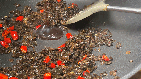 梅菜干怎么做好吃，梅干菜都怎么做好吃（鸡蛋嫩滑入味带着干香）