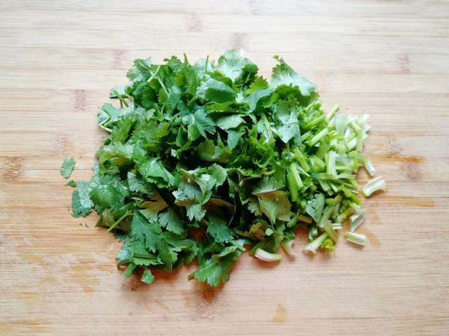 香菇鸡汤面做法，鸡肉香菇汤面的做法（天冷就馋这一口香菇鸡汤面）