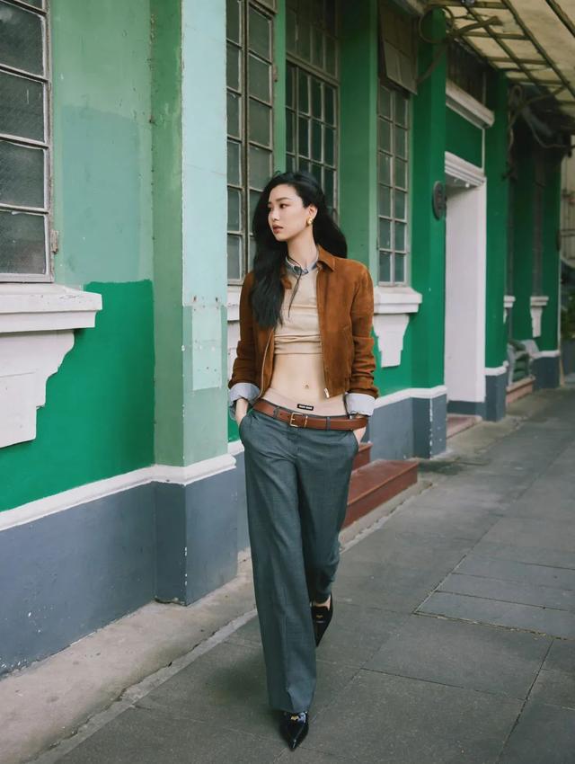 去海边穿什么鞋子合适，去海边沙滩穿什么鞋最合适（今夏最火的4双新鞋）