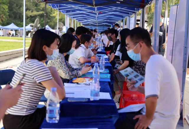 为什么越来越多人不入党，入党越来越难的原因是什么（为啥有多半学生挤不进去）