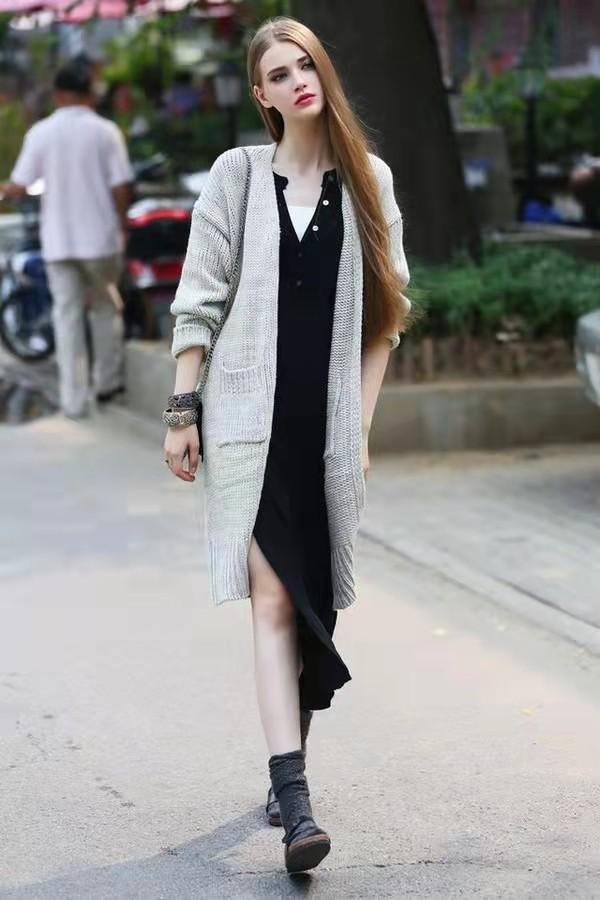 开衫毛衣怎么搭配，开衫毛衣怎么搭配裤子（开衫也能穿出少女感）