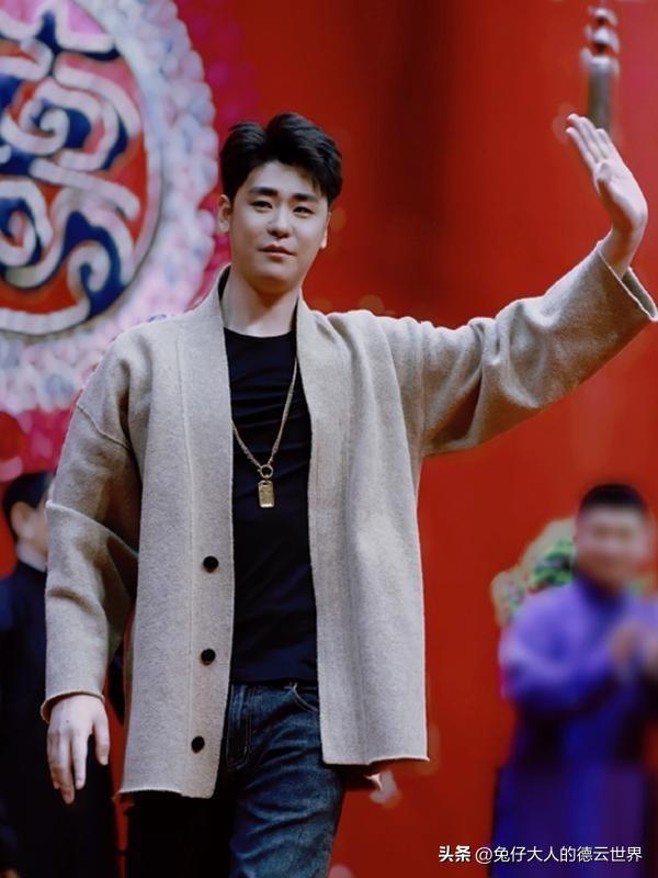 德云社成员名单，德云社所有成员名称大全（德云社张云雷晒八队合影照）