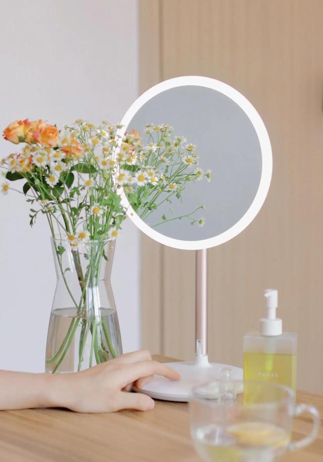 女朋友送的礼物怎么发朋友圈，收到女朋友礼物发朋友圈文案（<2022>520送女朋友什么礼物比较有意义）