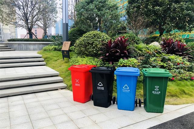 湿垃圾桶什么颜色，湿垃圾桶是什么颜色（户外垃圾桶图片颜色有哪些）