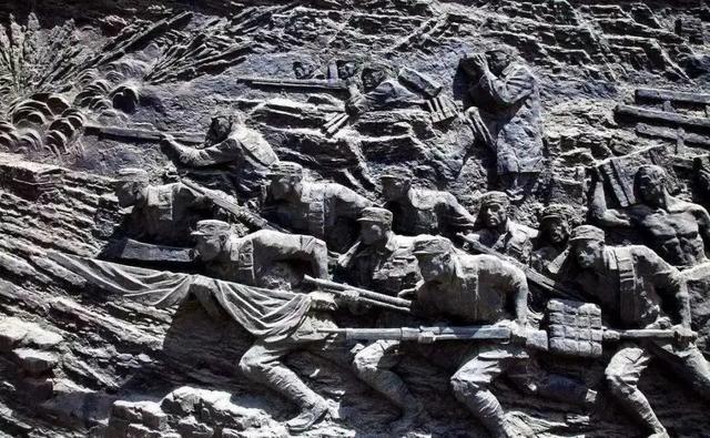 黄埔军校3期出了哪些有名的人物，黄埔军校第十期名人（毛主席推荐入学的5名黄埔生）