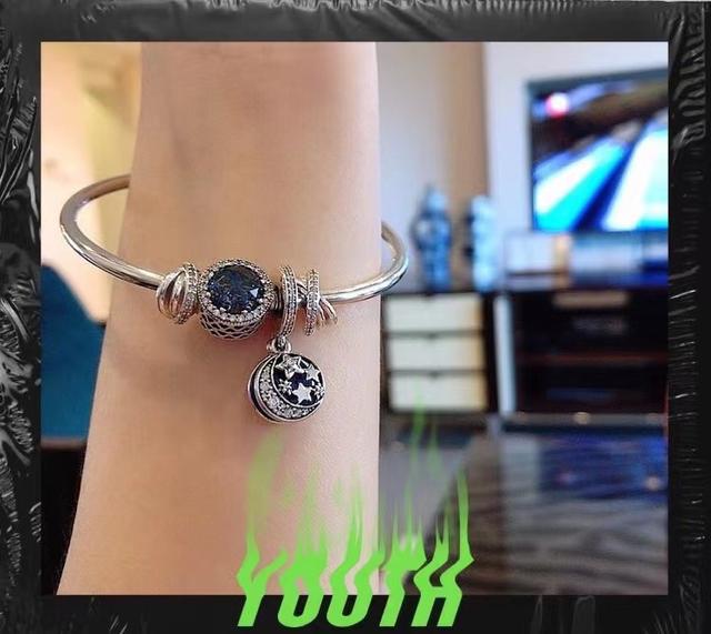 潘多拉珠子哪个最受欢迎，潘多拉繁星童话手链繁星中最闪亮的星很有童话气氛戴起来很轻便