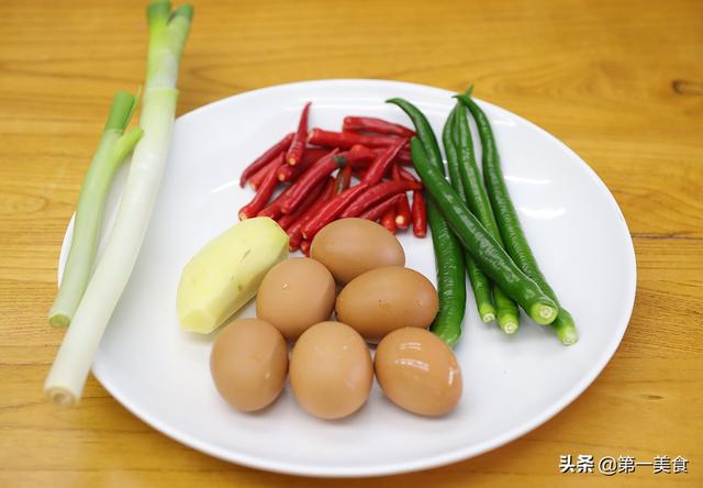 蘑菇酱的家常做法，简单蘑菇酱的做法（完胜老干妈的3种下饭酱）