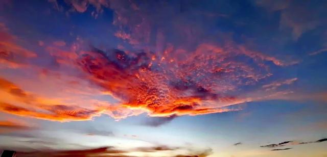 霞光万丈的下一句是什么，落日晚霞的唯美句子（诗词鉴赏-预卜明朝天色好）