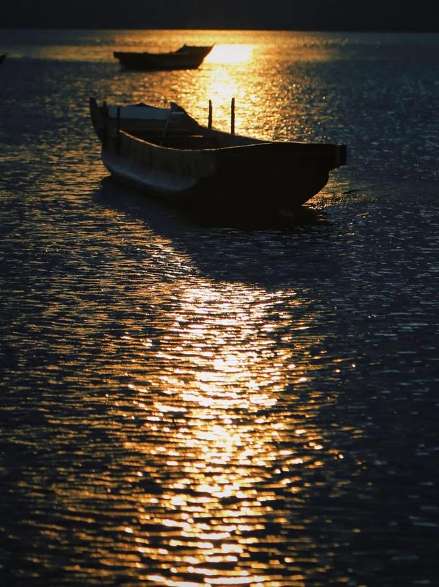 泸沽湖哪个季节去最好，泸沽湖的最佳旅游季节（越是冬天，越要去泸沽湖）