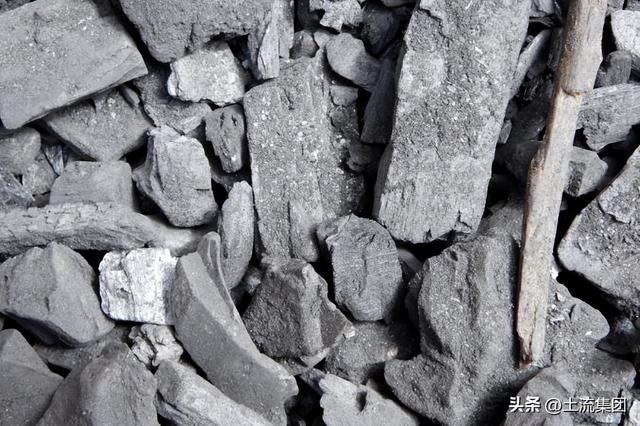 现在的煤价是多少钱一吨，一吨标准煤价格（2022煤炭价格行情最新价格）