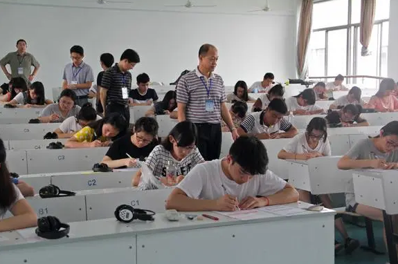 四级什么时候考，四级考试时间是什么时候（大学生选对时间）