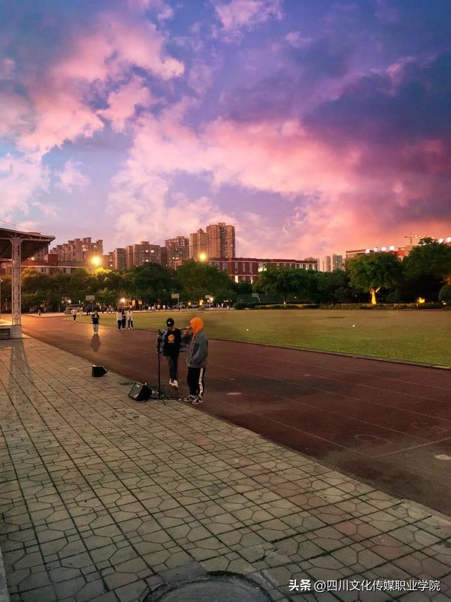 快乐星球第三部的简介，快乐星球第三部片尾（在文传什么是快乐星球）