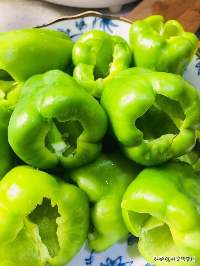 油炸青椒的做法，油炸青椒的做法大全窍门（挑食的人都会赞不绝口）
