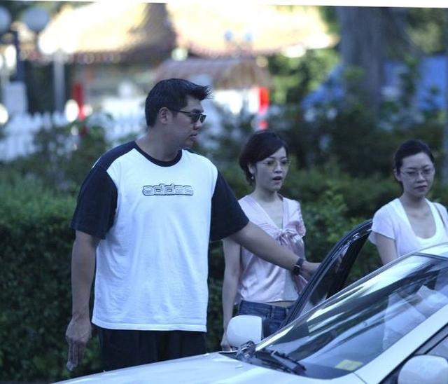 周杰伦成最后的底线？回顾他的2段恋情，便知什么是分手见人品