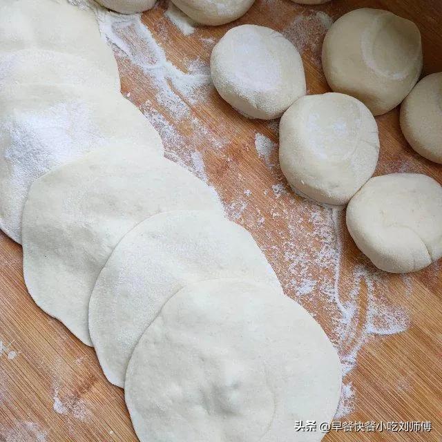 一斤面粉可以做几个包子,一斤面粉做包子配方怎么配的(包子店包子面皮