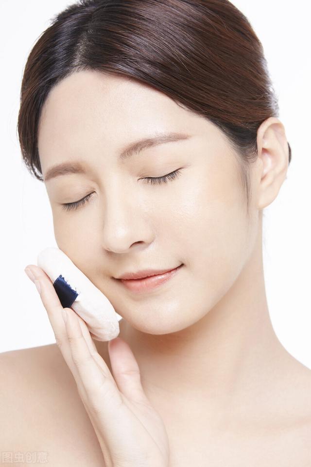 形容笑容很灿烂的句子，笑容灿烂的唯美句子（你的笑容，恰似万丈光芒）