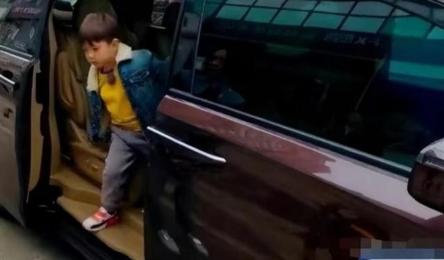 霍思燕和黄奕关系好不好，手撕黄奕傍上华谊老总