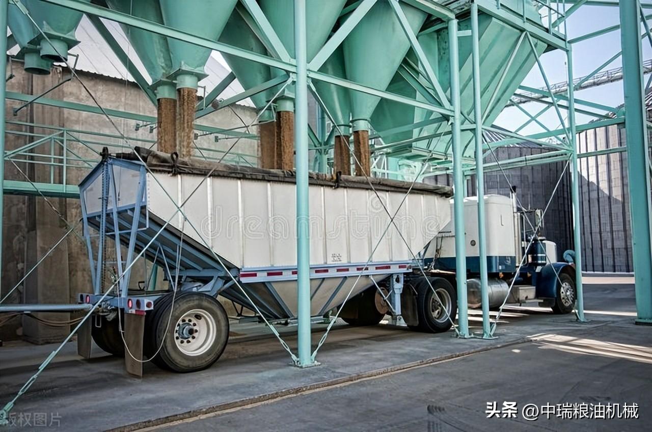 新型打米机多少钱（碾米机新型成套设备多少钱一台）(打米机新型打米机加工)